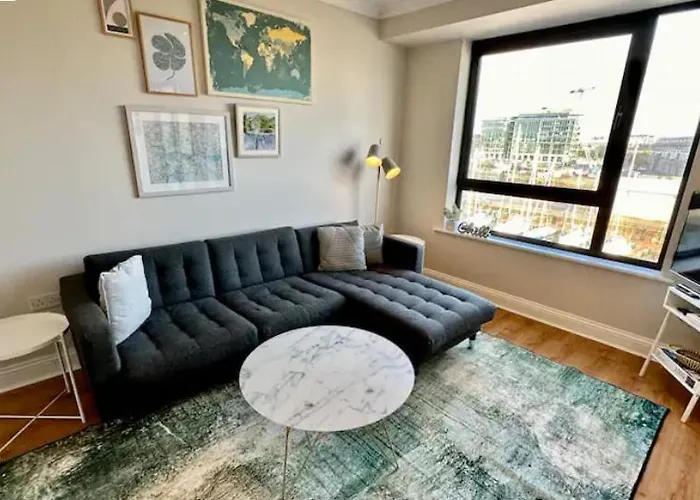 City Centre Dockside Apartment - 2 Bed, 2 Bath